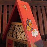 Insektenhotel selbst bemalen