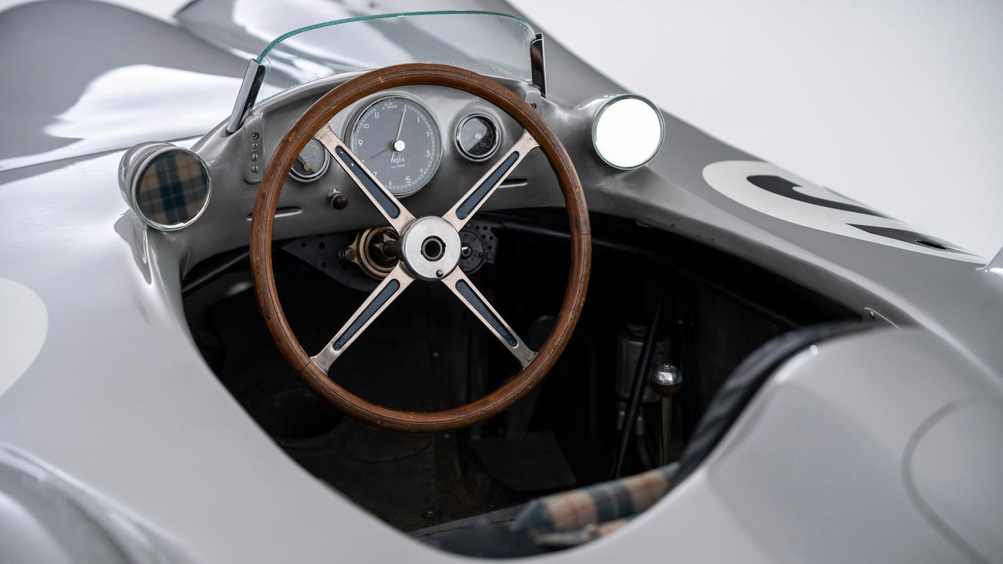 Oldtimer Auto Mercedes-Benz W 196 Stromlinienwagen