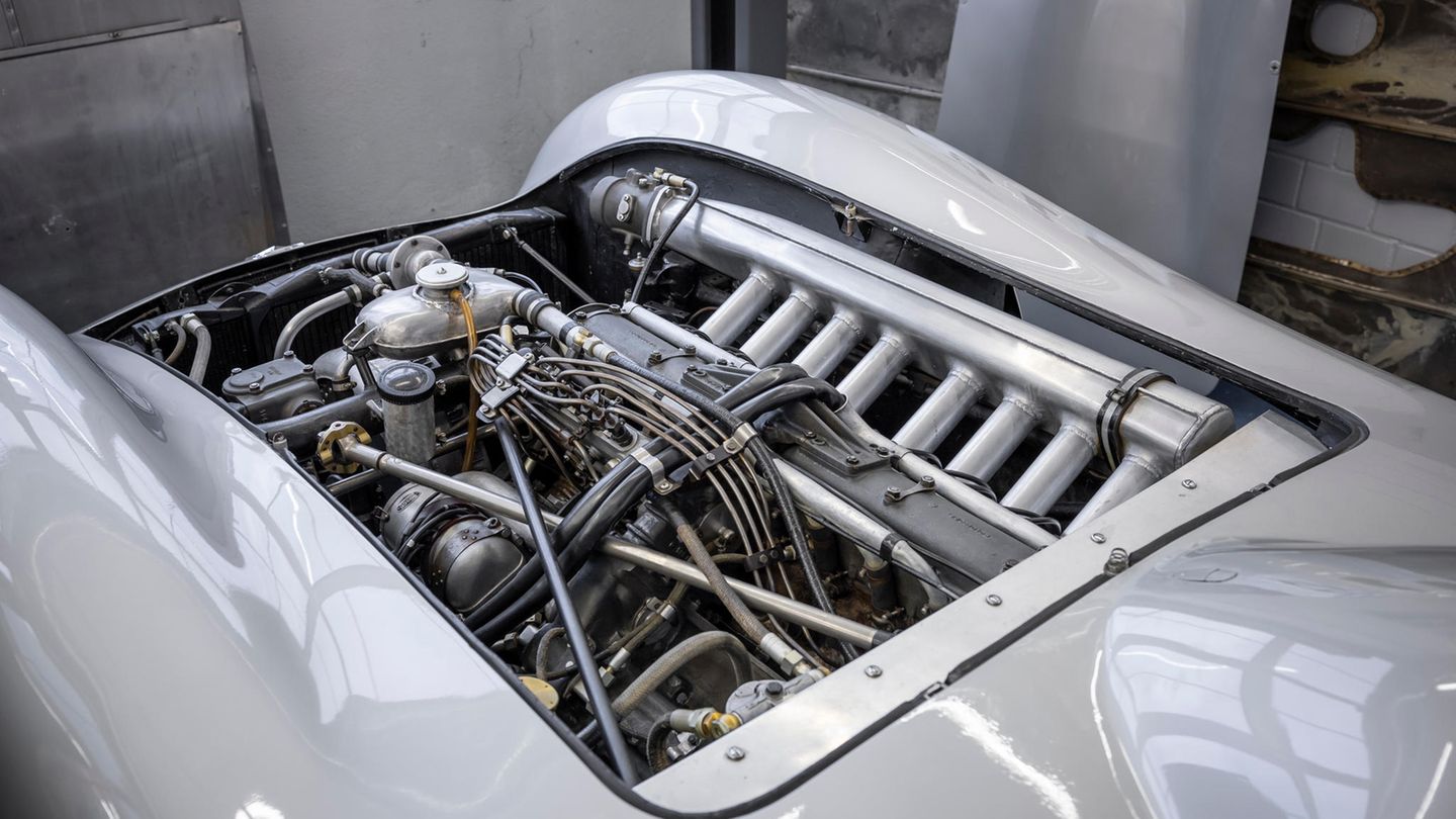 Oldtimer Auto Mercedes-Benz W 196 Stromlinienwagen