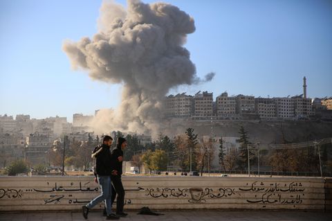 Eine Straße in Aleppo nach der Einnahme des größten Teils der Stadt durch die syrischen Oppositionskräfte