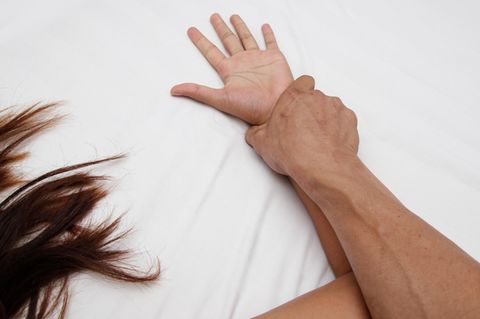 Beziehung: Ein Paar im Bett