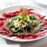 Ein Teller Carpaccio