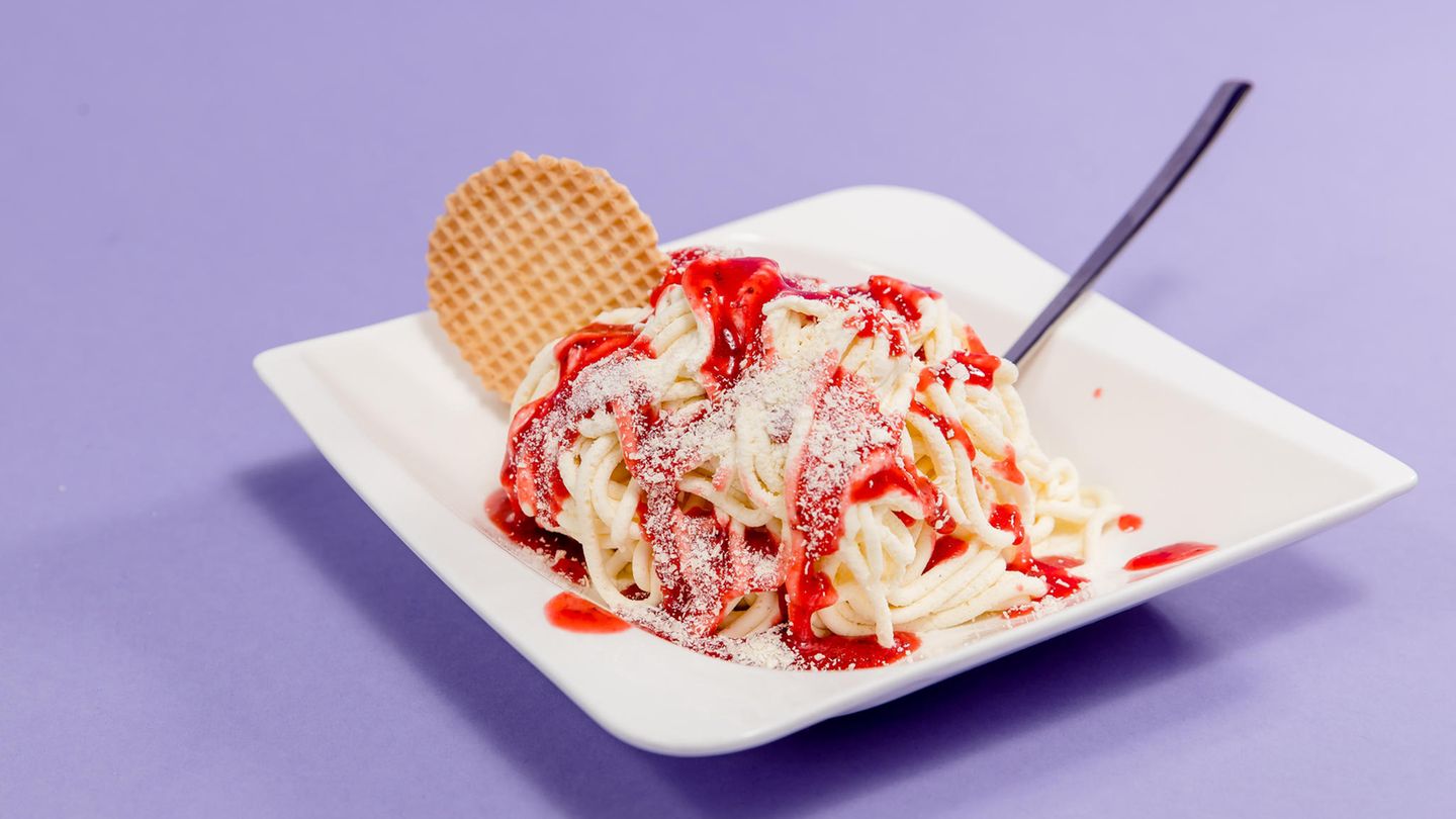 Spaghetti-Eis in der Schale Spaghetti-Eis in der Schale