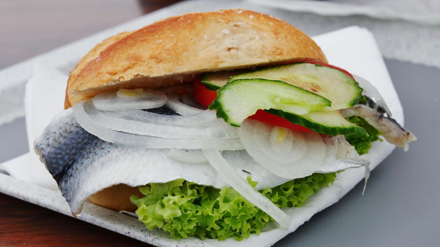 Brötchen mit Bismarck-Hering