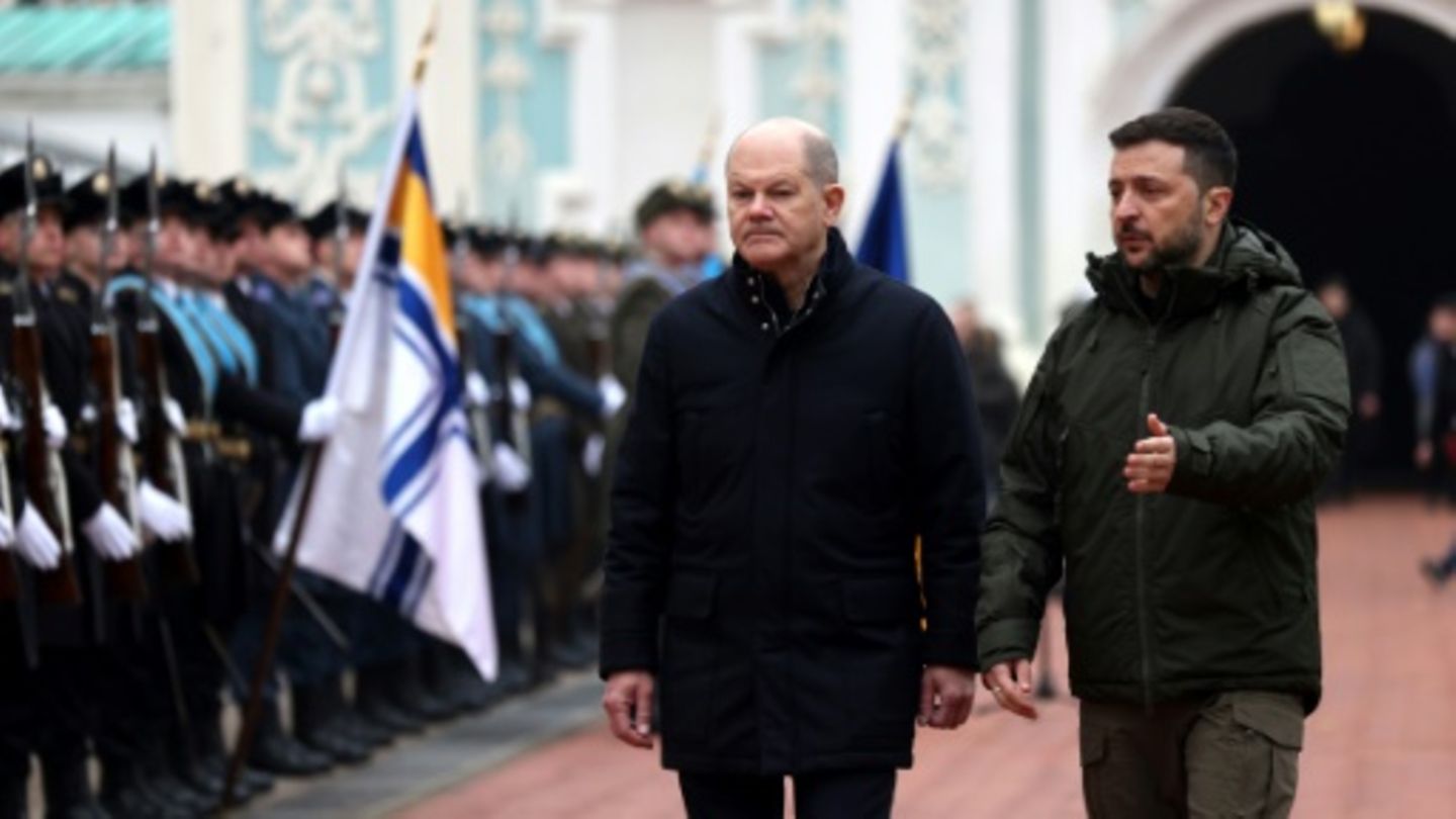 Olaf Scholz (l.) und Wolodymyr Selenskyj in Kiew