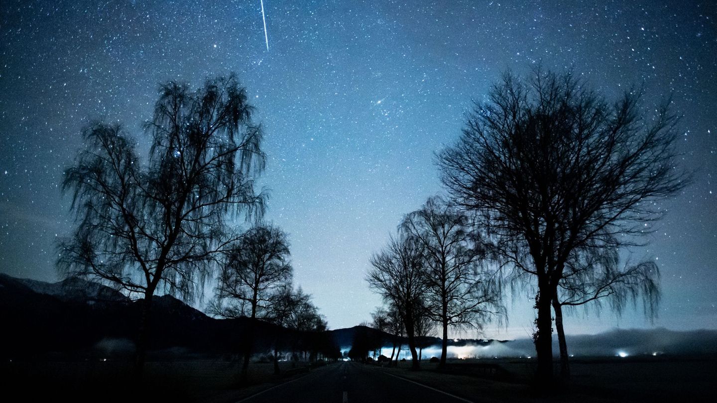 Die Sternschnuppen im Dezember tauchen am ganzen Himmel auf, der Ausstrahlungspunkt ist das Sternbild Zwillinge. (Archivbild) Fo