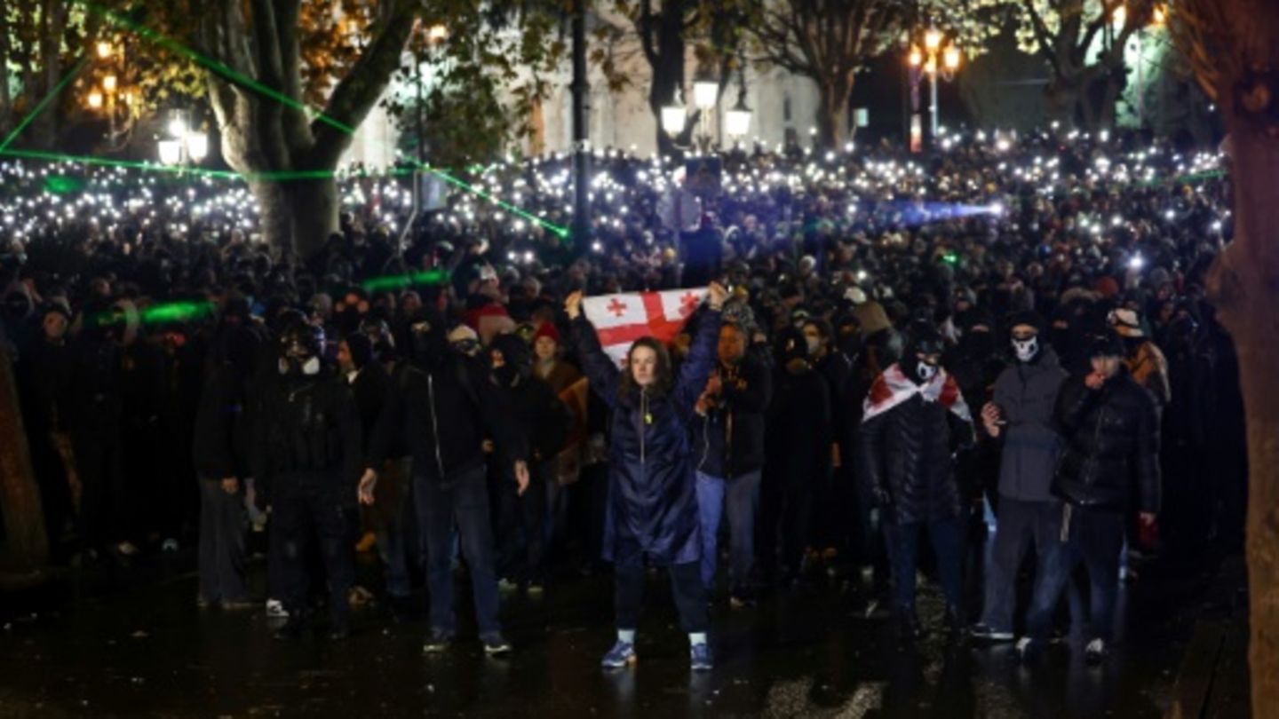 Protestierende am Montag in Tiflis