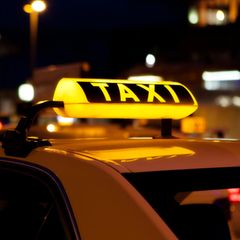 Es war eine sehr lange Taxifahrt, die sich der junge Mann gönnte – ohne zahlen zu können