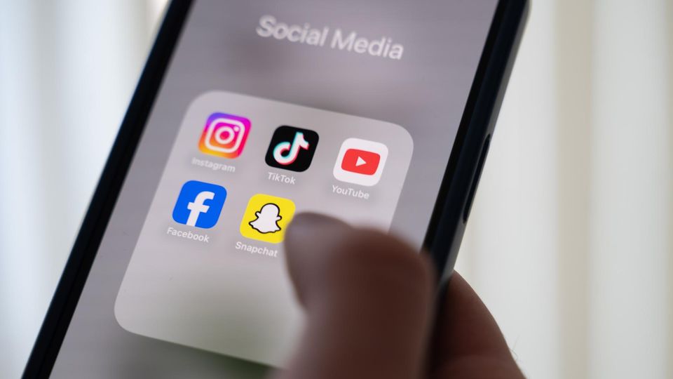 Australien: Geplantes Social Media Verbot für Jugendliche Bis zum sechzehnten Lebensjahr kein Social Media? Das möchte Australien nun durchsetzen. Wie das ablaufen soll, sehen Sie im Video.