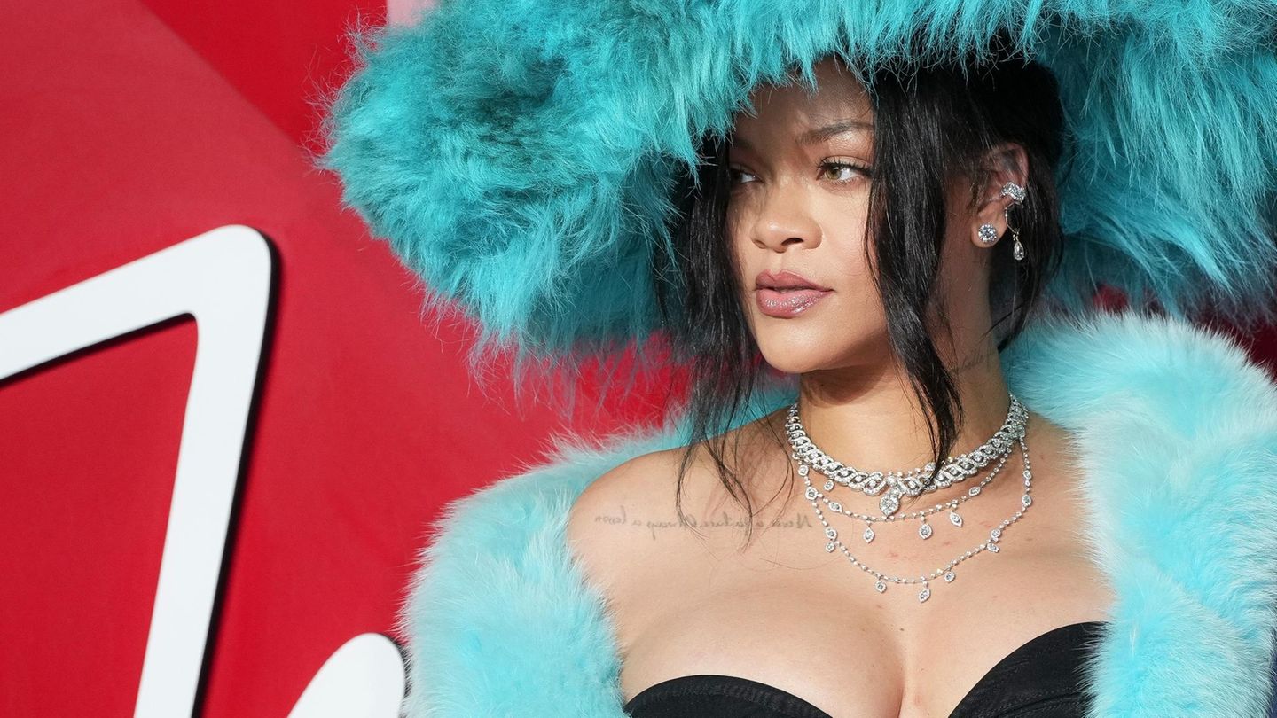 Rihanna im Krümelmonster-Look bei den Londoner Fashion Awards