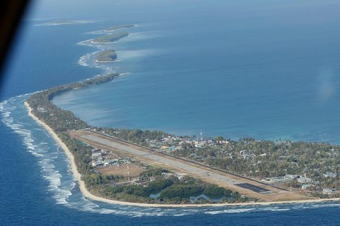 Blick auf Funafuti, die Hauptinsel des Nationalstaates Tuvalu