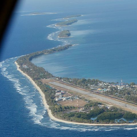 Blick auf Funafuti, die Hauptinsel des Nationalstaates Tuvalu