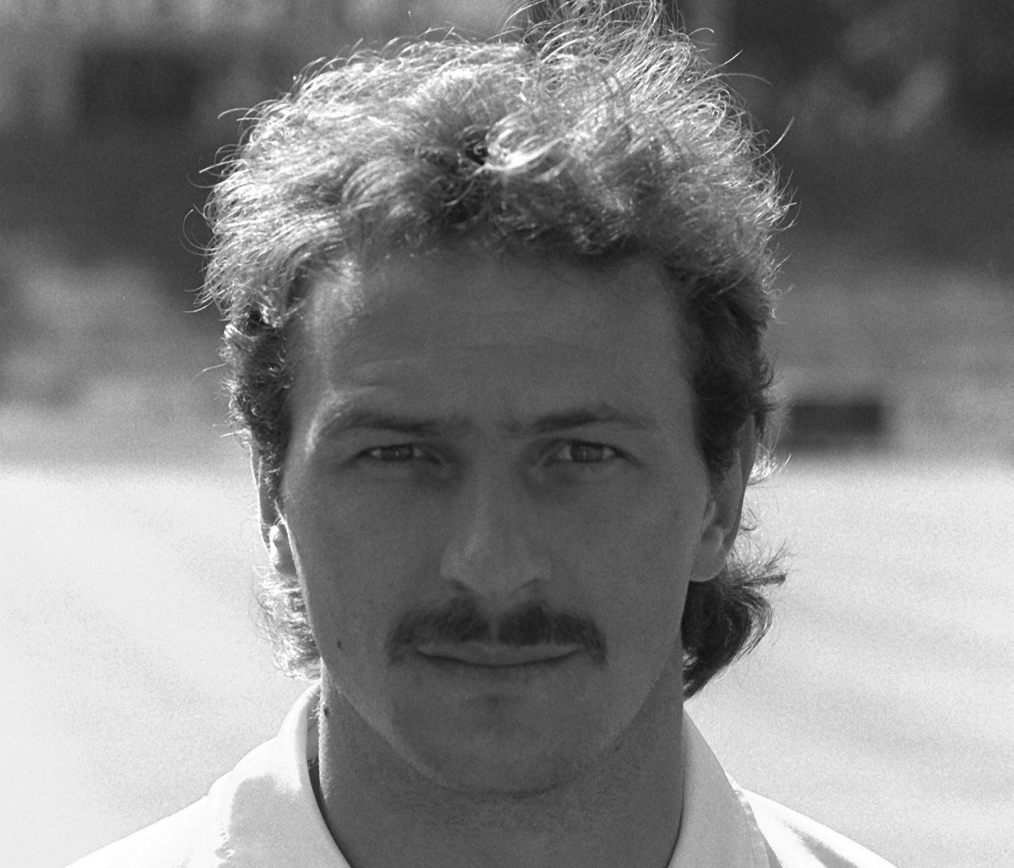 Jan Furtok Der frühere polnische Bundesliga-Spieler Jan Furtok starb am 26. November. 2021 wurde bekannt, dass Furtok an Alzheimer erkrankt war. Der Profifußballer war 1988 von Kattowitz zum HSV gewechselt. Fünf Jahre später ging der Stürmer zur Eintracht, ehe er zu seinem Herzensverein nach Kattowitz zurückkehrte. Dort ist er als erfolgreichster Torschütze der Vereinsgeschichte eine Legende. Er wurde 62 Jahre alt.