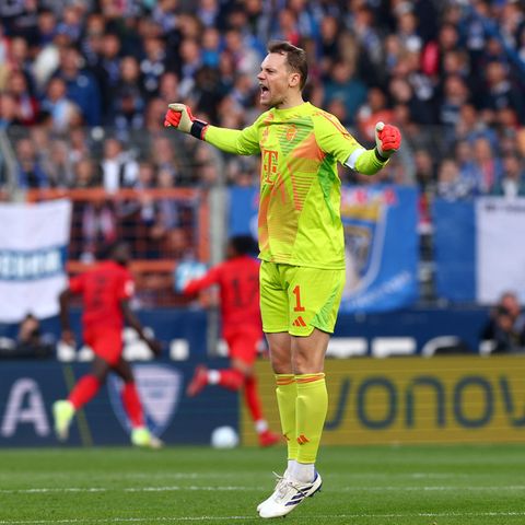 Manuel Neuer bejubelt einen Treffer der Bayern in der Bundesliga