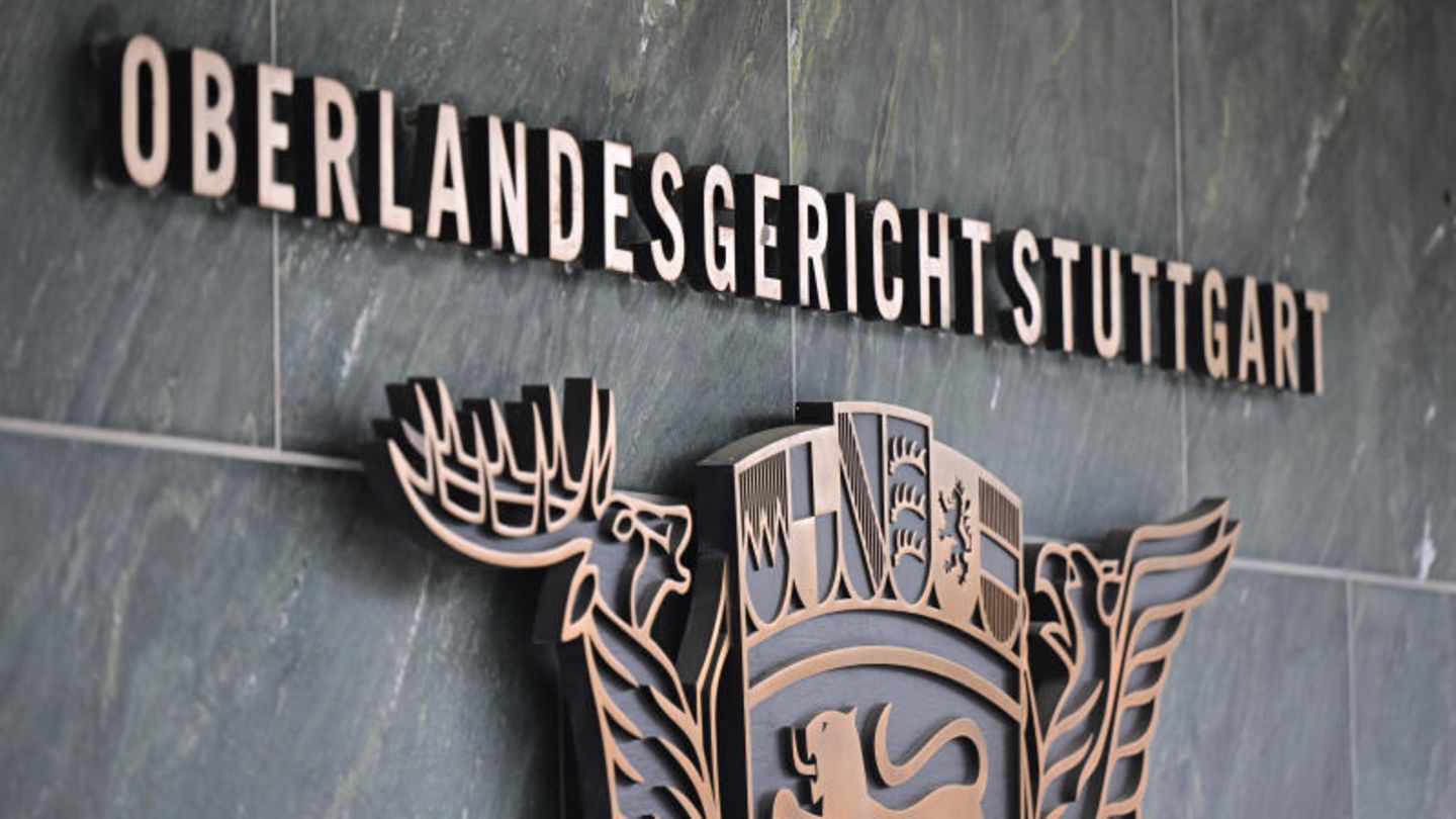 Reichsbürger-Prozess: Wappen des Oberlandesgerichtes Stuttgart an der Gebäude-Fassade