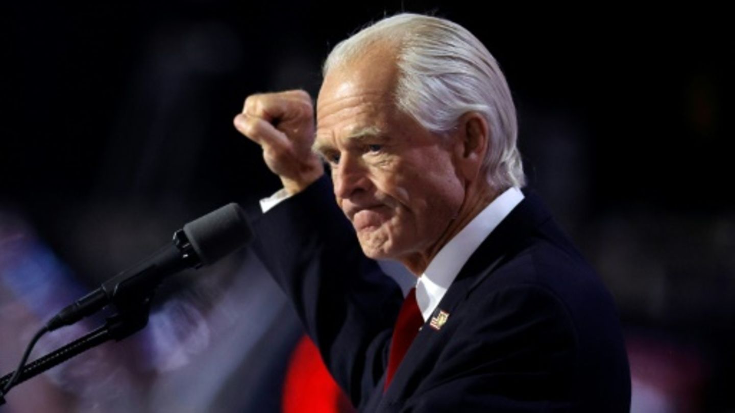 Peter Navarro nach seiner Haftentlassung im Juli auf dem Parteitag der Republikaner in Milwaukee