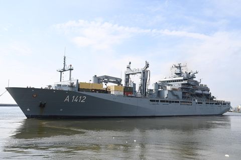 Eine Fregatte der Bundemarine auf der Ostsee