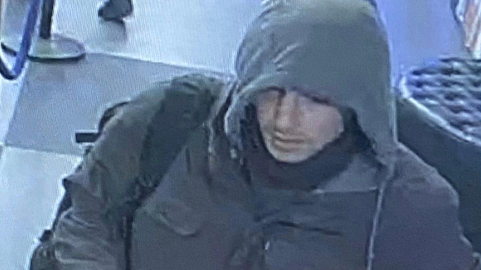 Aufnahme einer Überwachungskamera zu den tödlichen Schüssen auf den Boss des Versicherungskonzerns UnitedHealthcare