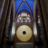 Dieses Bild zeigt den neu gestalteten Reliquienschrein