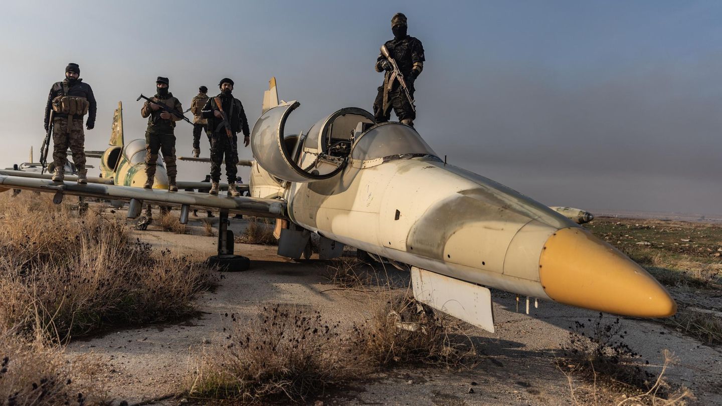 Syrien: Rebellen mit erbeutetem Kampfjet des Assad-Regimes