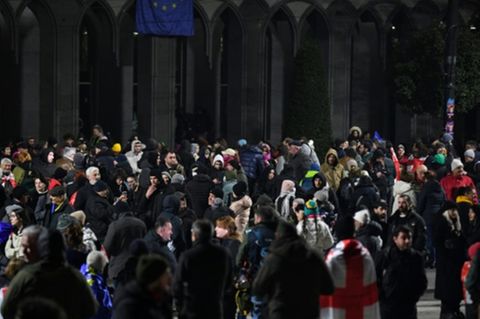 Neue Proteste in Georgien trotz Drohungen von Regierungschef Kobachidse