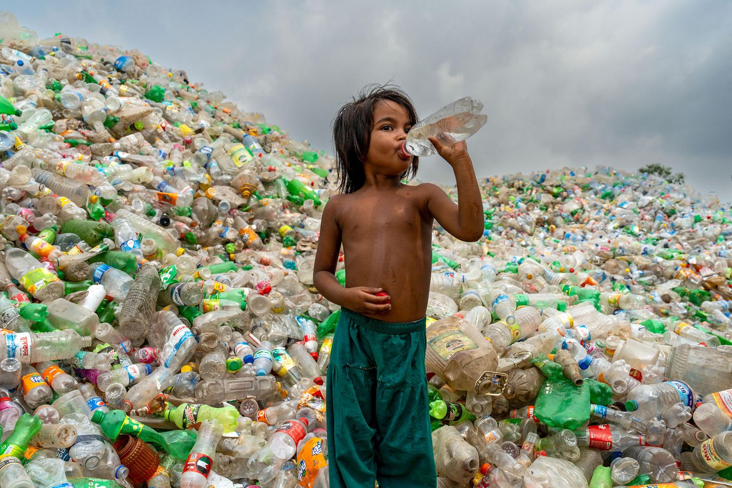 Ein Berg Plastikflaschen, Klimaschutz