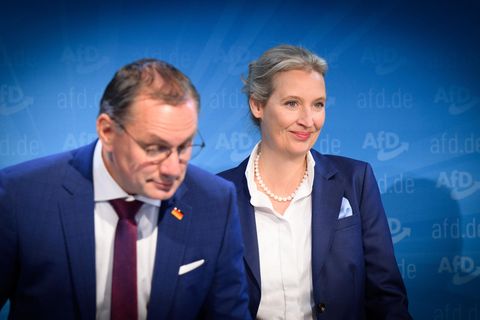 Immer ein bisschen im Schatten der Männer: AfD-Chefin Alice Weidel mit ihrem Kollegen Tino Chrupalla