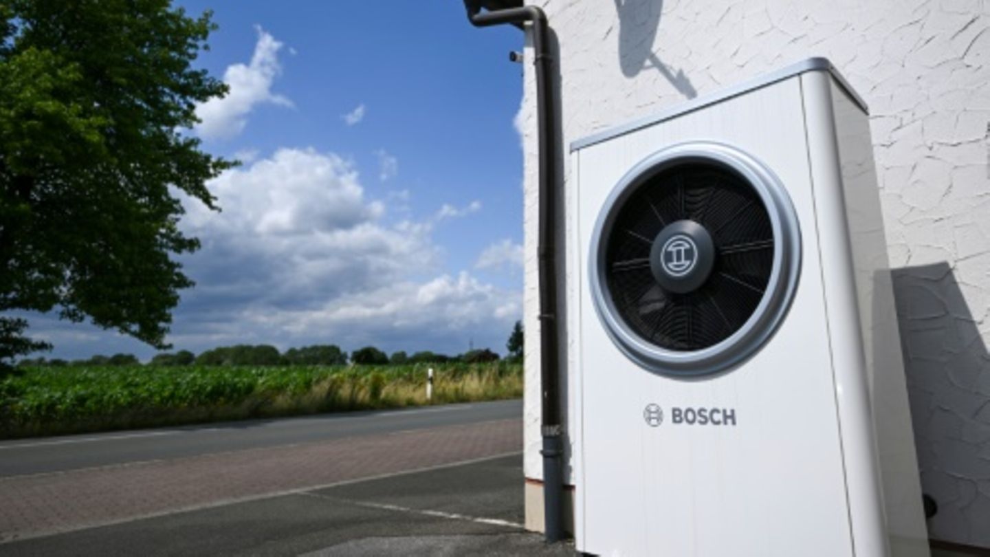 Wärmepumpe an einem Haus