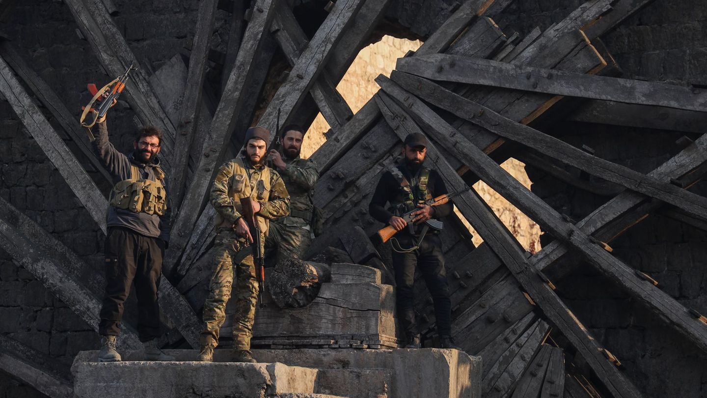 Bürgerkriegsland: Rebellen in Syrien rücken auf strategische Stadt Homs vor