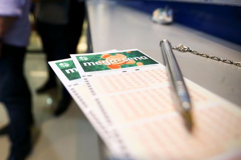 Kurz nach einem Lottogewinn in Millionenhöhe ist ein 73-jähriger Brasilianer überraschend gestorben. Foto: Marcelo Camargo/Agenc