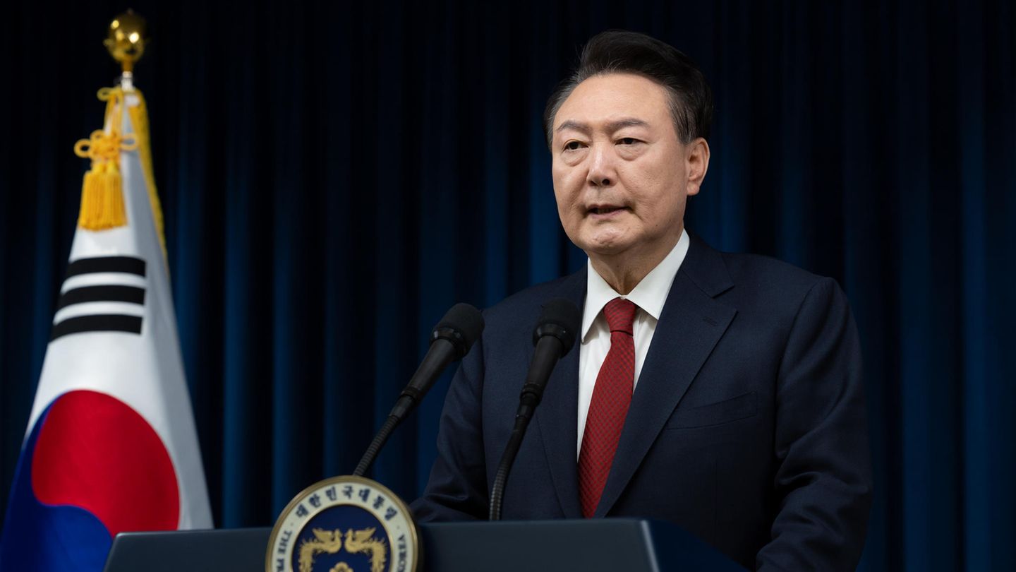 Der südkoreanische Präsident Yoon Suk-Yeol wandte sich am 07. Dezember 2024 an die Nation