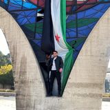 ... und trägt nun die Flagge der Rebellen