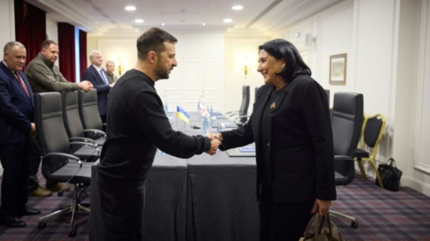 Georgiens Präsidentin Surabischwili traf den ukrainischen Präsidenten in Paris