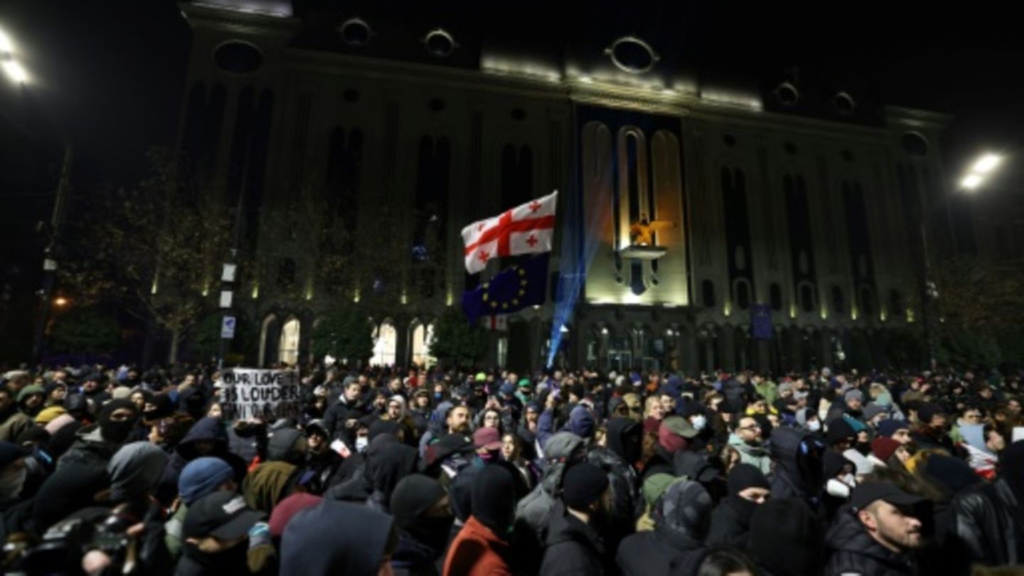 Elfter Tag von regierungskritischen Protesten in Tiflis