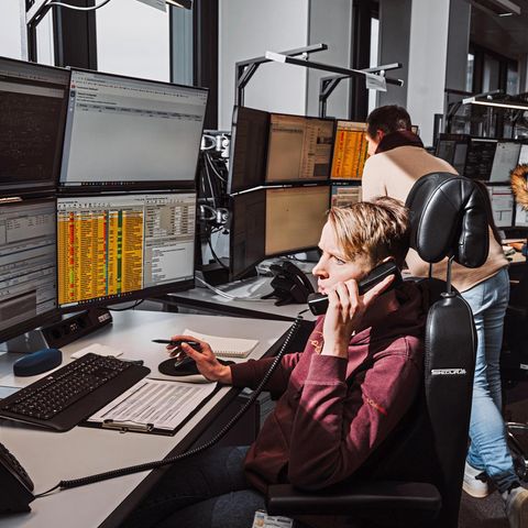 Deutsche Bahn: Anja Wolgast in the traffic control center