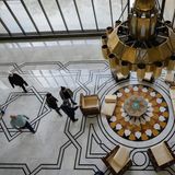 Menschen im Präsidentenpalast in Syrien