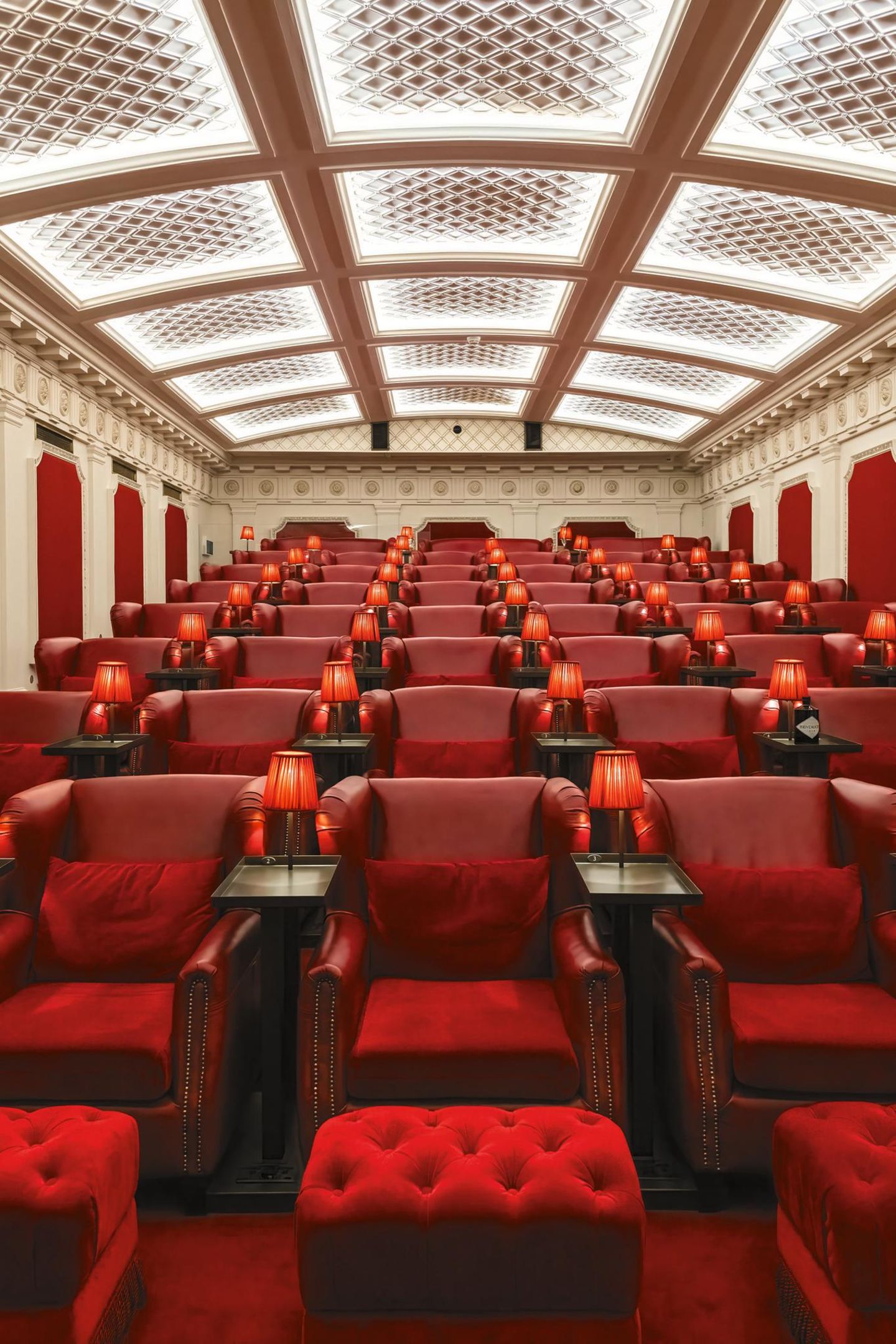 Amanda & Wally Koval »Accidentally Wes Anderson«