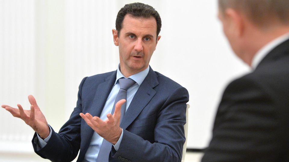 Baschar al-Assad Syrien Russland Wladimir Putin Syriens Machthaber Baschar al-Assad bei einem Treffen mit Wladimir Putin