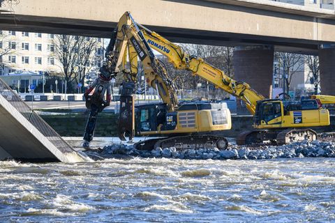 Der sogenannte Zug C der Carolabrücke in Dresden
