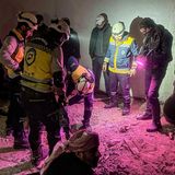 Die syrische Hilfsorganisation Weißhelme sucht nach versteckten Zellen und Verliesen