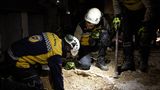 Suchtrupps graben an verdächtigen Stellen nach Verliesen