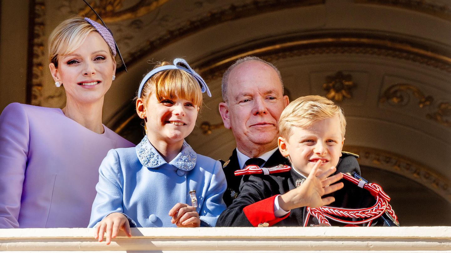 Fürst Albert II. und Fürstin Charlène mit ihren Zwillinge Gabriella und Jacques