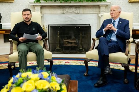 US-Präsident Biden (rechts) und der ukrainische Präsident Selenskyj am 26. September im Weißen Haus in Washington