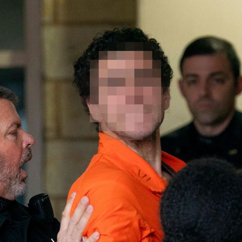 Luigi Mangione wird nach seiner Festnahme in das Gerichtsgebäude von Blair County gebracht