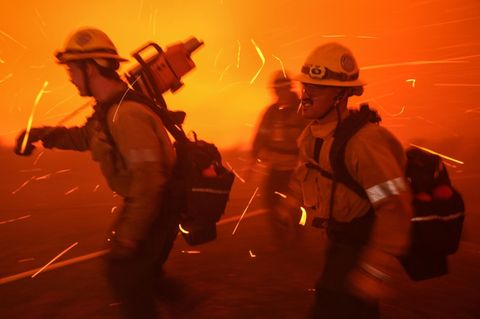 Die kalifornische Küstenstadt Malibu steht in Flammen. Etwa 2200 Hektar Land sind bereits verbrannt. Das Feuer lässt sich nicht unter Kontrolle bringen.
