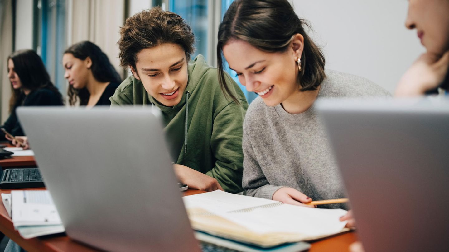 Notebook-Vergleich: Laptop für Schüler: Sieben Computer unter 999 Euro im Vergleich