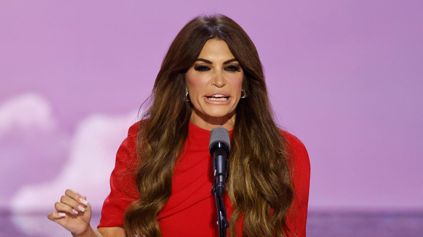 Trump Jrs. Fiancée should become ambassador to Greece