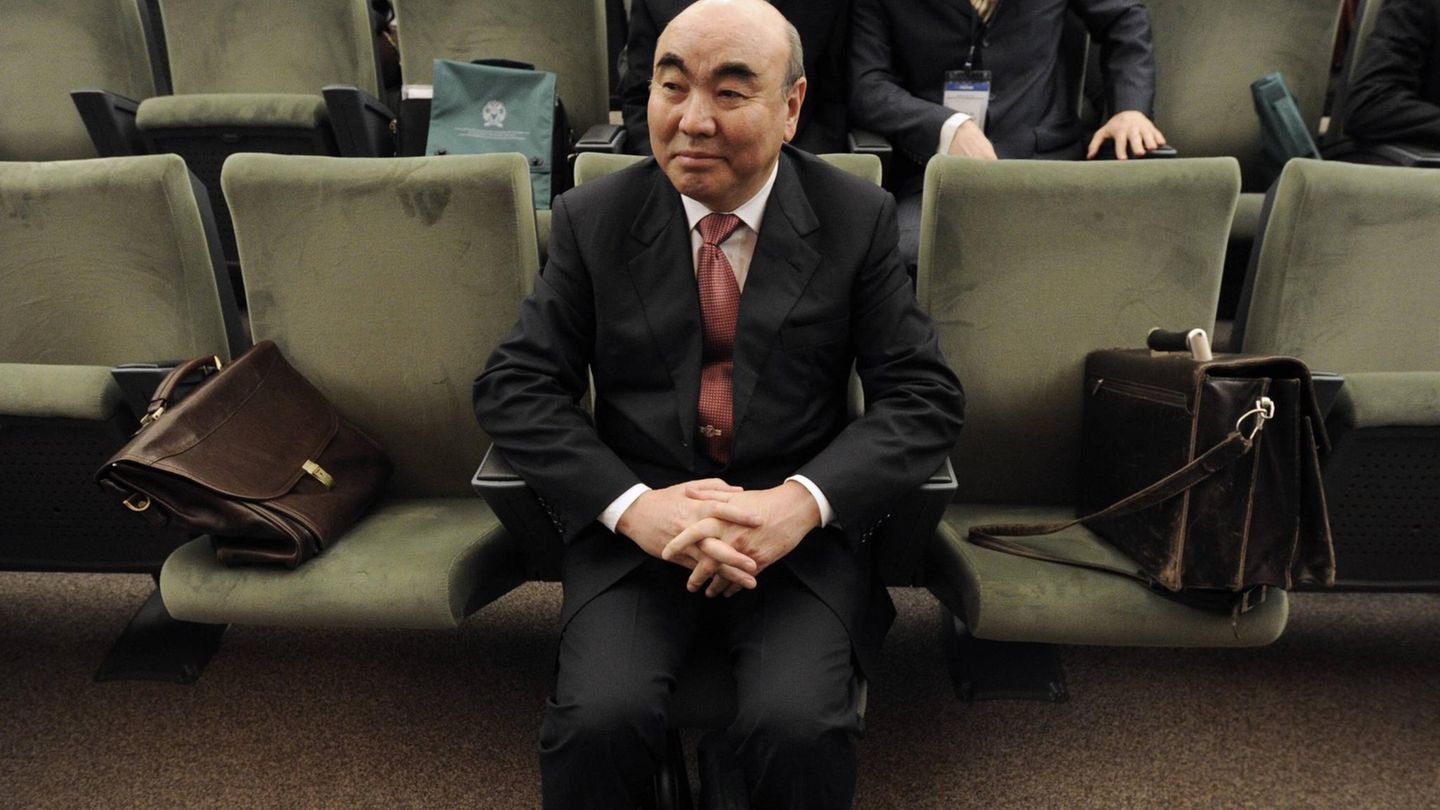 Askar Akayev Askar Akayev bei einer internationalen Konferenz