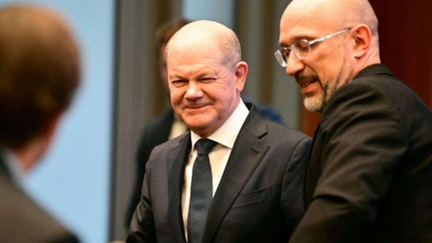 Scholz und Schmyhal (r.)