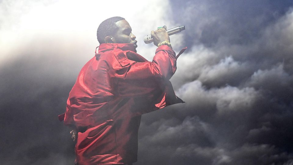 Vorwurf der Vergewaltigung: Ex-Security von P. Diddy spricht erstmals öffentlich Die Vorwürfe gegen Sean "Diddy" Combs wegen sexuellen Missbrauchs häufen sich. Nun äußert sich ein mutmaßliches Opfer publik – und erzählt von einem Übergriff unter Drogeneinfluss.